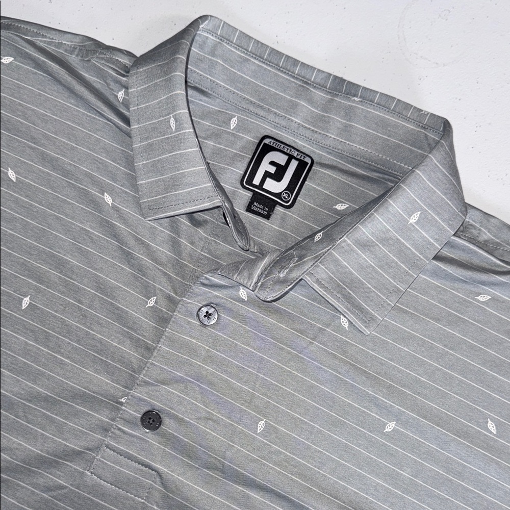 FootJoy Men's Gray Patterned Button Down Shirt - image 1